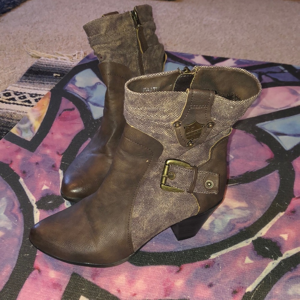 Like New Brown Heel Ankle Boots